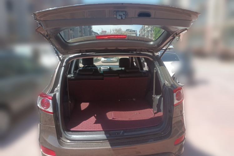 Used Hyundai Santa Fe Classic 2011 2.4 Ultimate Edition 7-Seater Two-Wheel Drive Trunk
