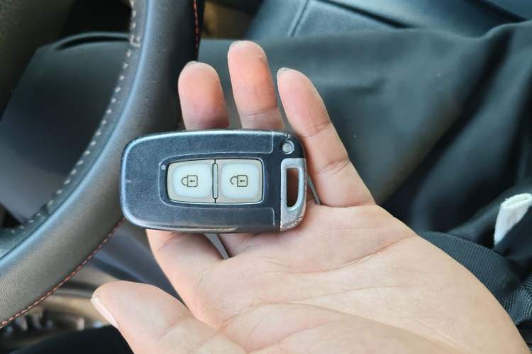 Used Hyundai Santa Fe Classic 2011 2.4 Ultimate Edition 7-Seater Two-Wheel Drive Vehicle Key