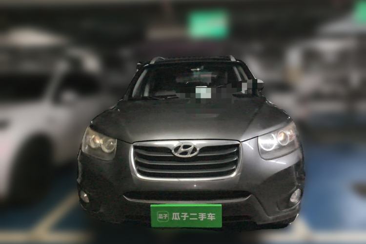 Used Hyundai Santa Fe Classic 2011 2.4 Luxury Edition 7-Seater Two-Wheel Drive Front