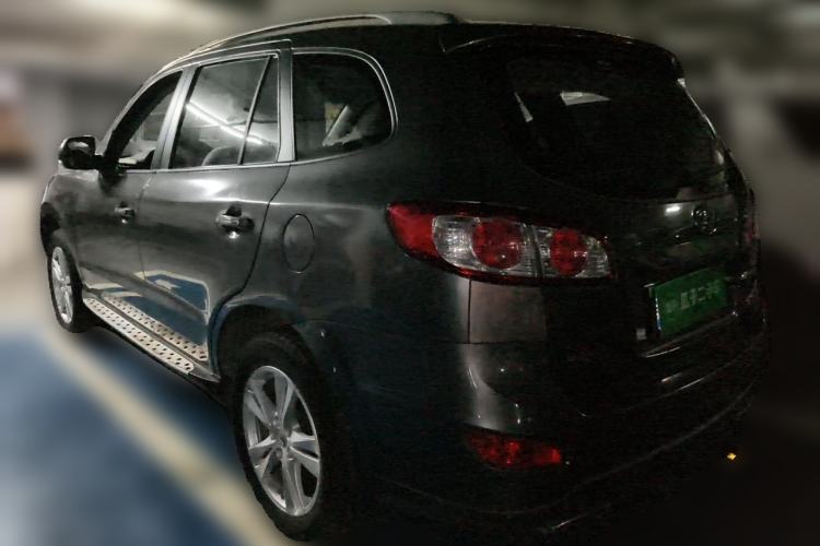 Used Hyundai Santa Fe Classic 2011 2.4 Luxury Edition 7-Seater Two-Wheel Drive Rear Left 45 Deg