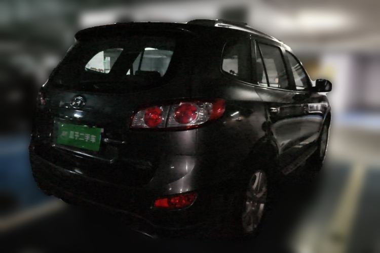 Used Hyundai Santa Fe Classic 2011 2.4 Luxury Edition 7-Seater Two-Wheel Drive Rear Right 45 Deg