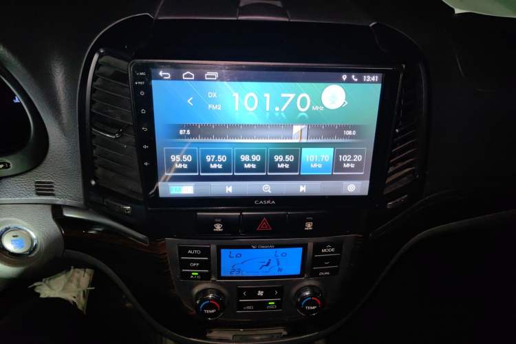 Used Hyundai Santa Fe Classic 2012 2.4 Luxury Edition Five-Seater Two-Wheel Drive Audio And AC Panel