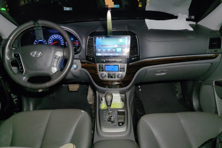 Used Hyundai Santa Fe Classic 2012 2.4 Luxury Edition Five-Seater Two-Wheel Drive Center Console