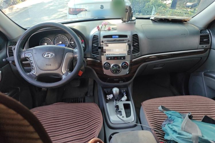 Used Hyundai Santa Fe Classic 2012 2.4 Comfort Edition 5-Seater Two-Wheel Drive Center Console