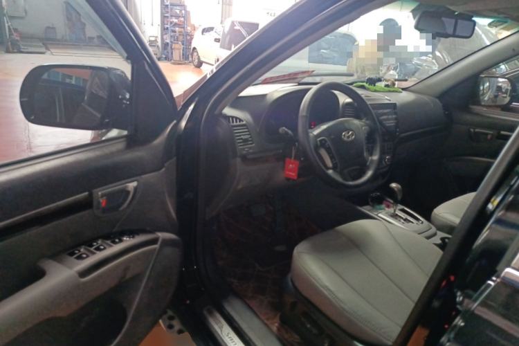 Used Hyundai Santa Fe Classic 2012 2.4 Luxury Edition 7-Seater Four-Wheel Drive Driver Seat