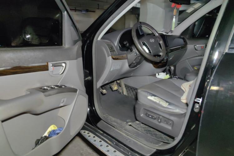 Used Hyundai Santa Fe Classic 2012 2.4 Luxury Edition Five-Seater Two-Wheel Drive Driver Seat