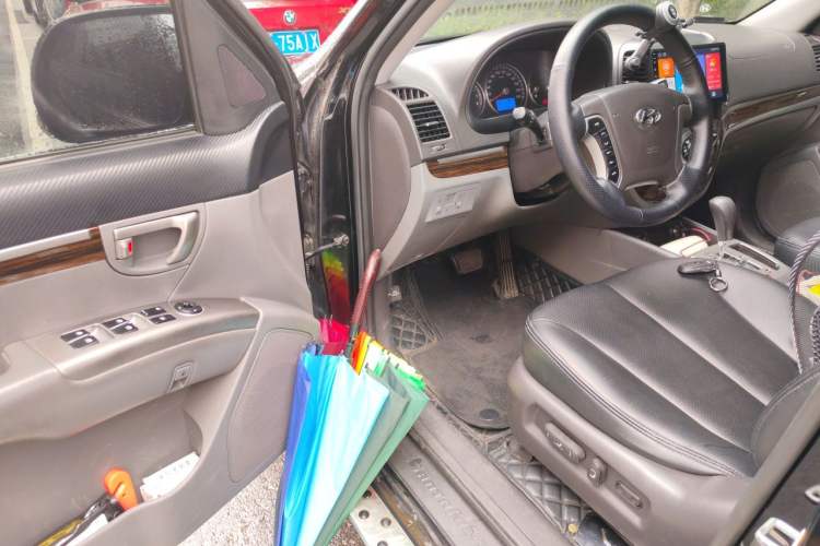 Used Hyundai Santa Fe Classic 2012 2.4 Comfort Edition 5-Seater Two-Wheel Drive Driver Seat