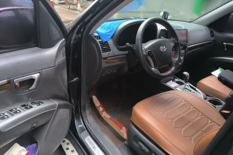 Used Hyundai Santa Fe Classic 2012 2.4 Luxury Edition 7-Seater Four-Wheel Drive Driver Seat