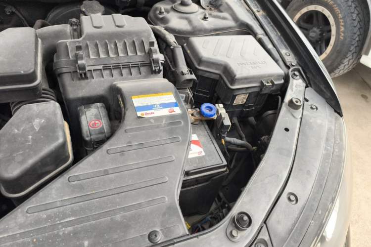 Used Hyundai Santa Fe Classic 2012 2.4 Ultimate Edition 7-Seater Four-Wheel Drive Engine Bay Left