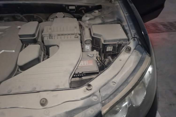Used Hyundai Santa Fe Classic 2012 2.4 Comfort Edition 7-Seater Four-Wheel Drive Engine Bay Left