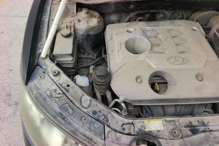 Used Hyundai Santa Fe Classic 2012 2.4 Comfort Edition 7-Seater Four-Wheel Drive Engine Bay Right