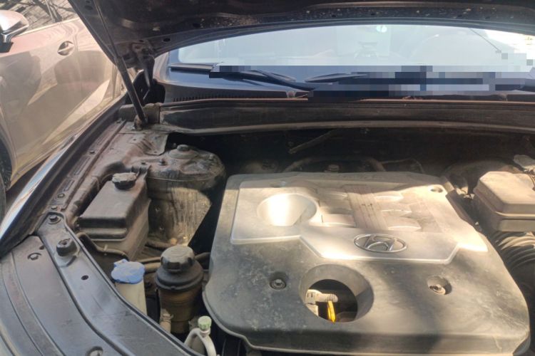 Used Hyundai Santa Fe Classic 2012 2.4 Ultimate Edition 7-Seater Four-Wheel Drive Engine Bay Right