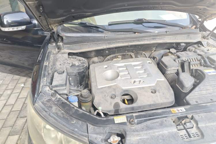 Used Hyundai Santa Fe Classic 2012 2.4 Ultimate Edition 7-Seater Four-Wheel Drive Engine Bay Right