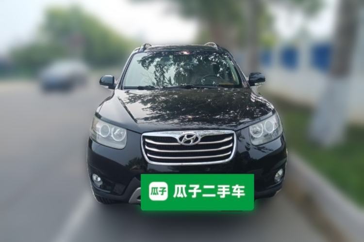 Used Hyundai Santa Fe Classic 2012 2.4 Comfort Edition 7-Seater Four-Wheel Drive Front