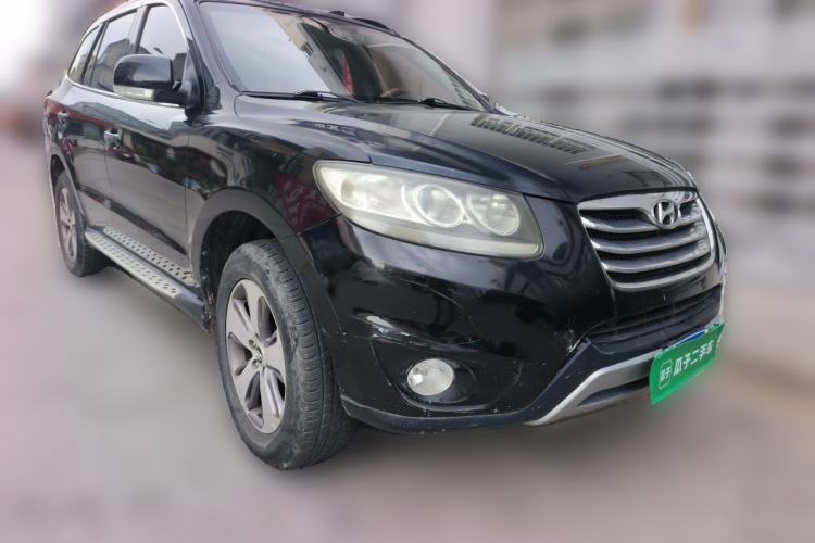 Used Hyundai Santa Fe Classic 2012 2.4 Comfort Edition 7-Seater Four-Wheel Drive Front Right 45 Deg