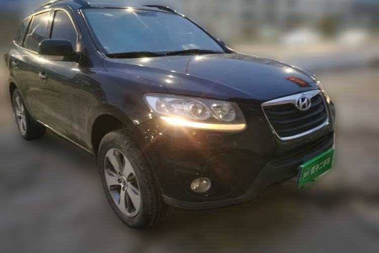 Used Hyundai Santa Fe Classic 2012 2.4 Comfort Edition 7-Seater Four-Wheel Drive Front Right 45 Deg