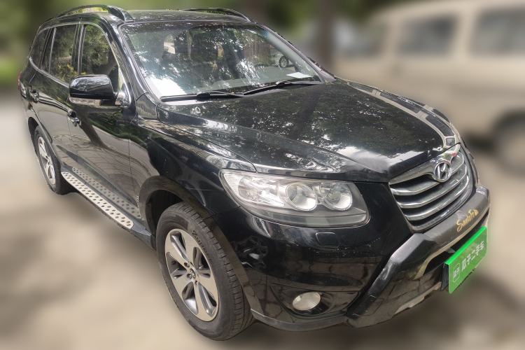 Used Hyundai Santa Fe Classic 2012 2.4 Ultimate Edition 7-Seater Four-Wheel Drive Front Right 45 Deg