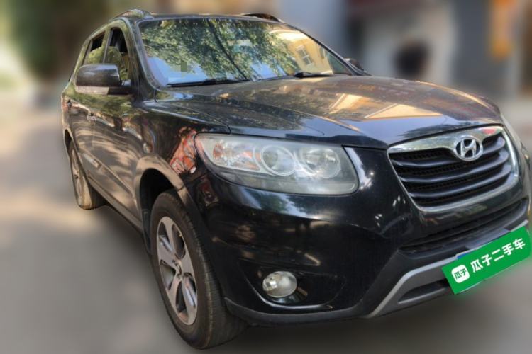 Used Hyundai Santa Fe Classic 2012 2.4 Comfort Edition 7-Seater Four-Wheel Drive Front Right 45 Deg