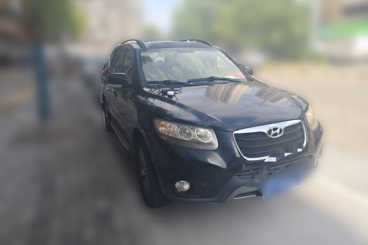Used Hyundai Santa Fe Classic 2012 2.4 Ultimate Edition 7-Seater Four-Wheel Drive Front Right 45 Deg