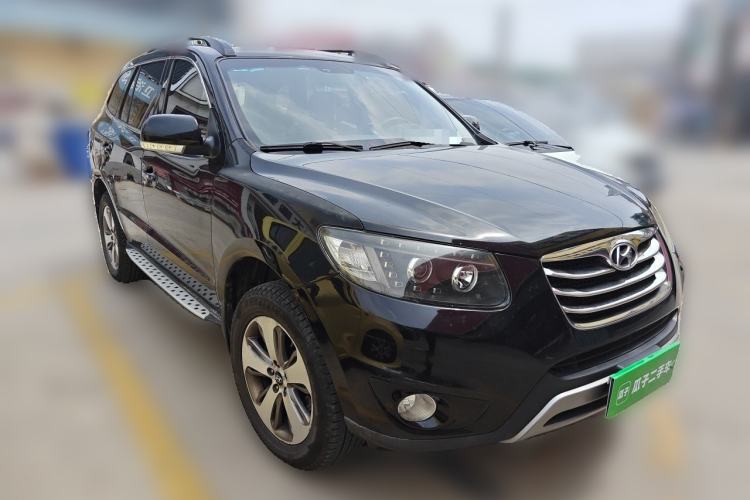 Used Hyundai Santa Fe Classic 2012 2.4 Luxury Edition 7-Seater Four-Wheel Drive Front Right 45 Deg