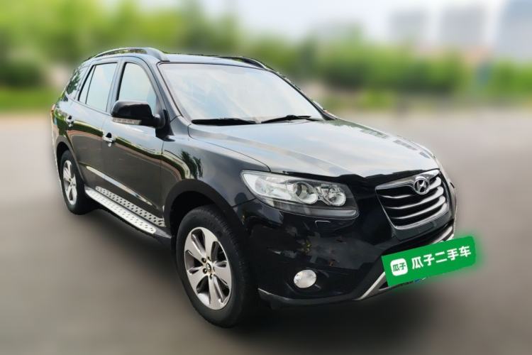 Used Hyundai Santa Fe Classic 2012 2.4 Ultimate Edition 7-Seater Four-Wheel Drive Front Right 45 Deg