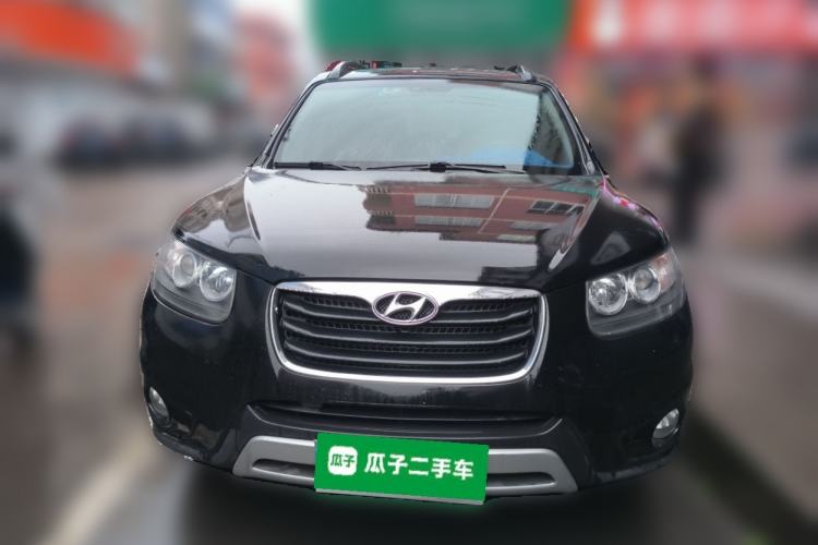 Used Hyundai Santa Fe Classic 2012 2.4 Luxury Edition 7-Seater Four-Wheel Drive Front