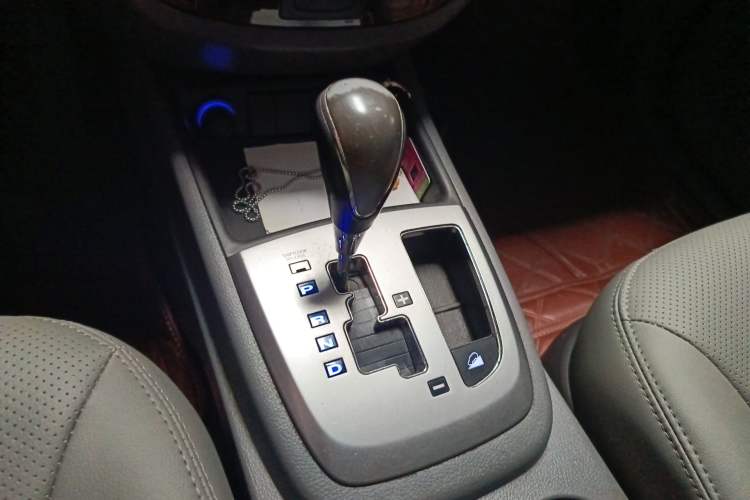 Used Hyundai Santa Fe Classic 2012 2.4 Luxury Edition 7-Seater Four-Wheel Drive Gear Lever