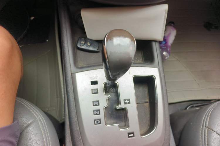 Used Hyundai Santa Fe Classic 2012 2.4 Comfort Edition 7-Seater Four-Wheel Drive Gear Lever