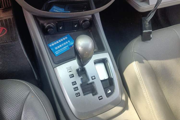 Used Hyundai Santa Fe Classic 2012 2.4 Ultimate Edition 7-Seater Four-Wheel Drive Gear Lever