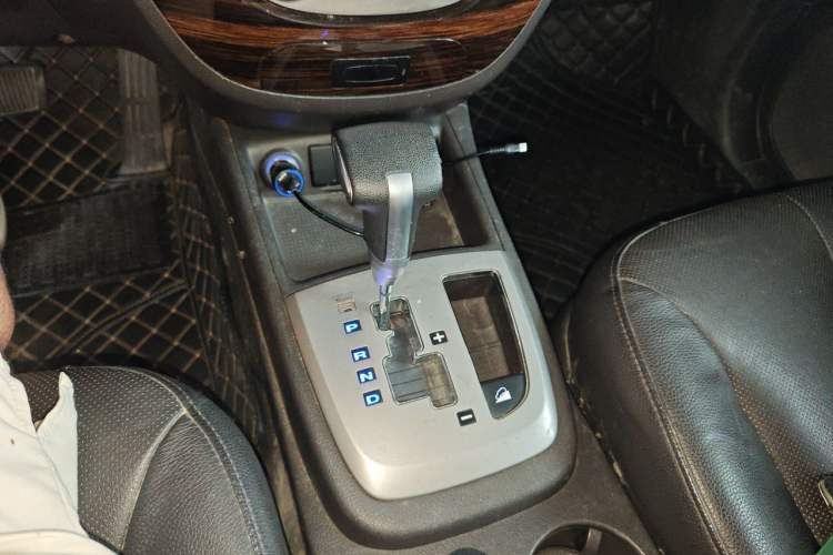 Used Hyundai Santa Fe Classic 2012 2.4 Luxury Edition 7-Seater Four-Wheel Drive Gear Lever