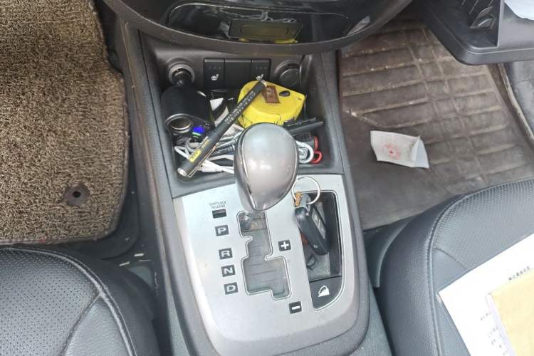 Used Hyundai Santa Fe Classic 2012 2.4 Ultimate Edition 7-Seater Four-Wheel Drive Gear Lever