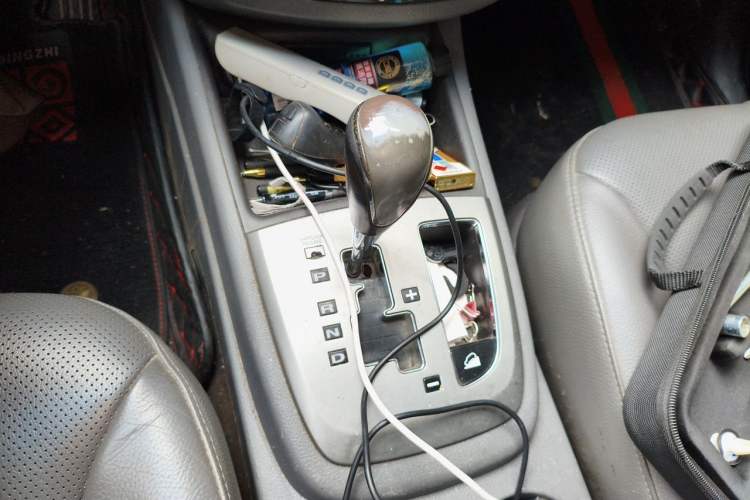 Used Hyundai Santa Fe Classic 2012 2.4 Ultimate Edition 7-Seater Four-Wheel Drive Gear Lever