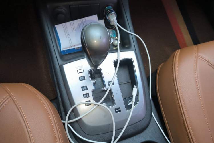 Used Hyundai Santa Fe Classic 2012 2.4 Luxury Edition 7-Seater Four-Wheel Drive Gear Lever