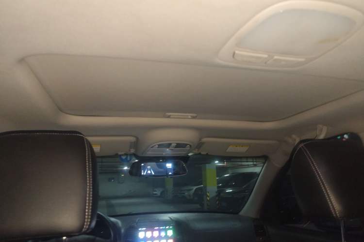 Used Hyundai Santa Fe Classic 2012 2.4 Comfort Edition 7-Seater Four-Wheel Drive Headliner
