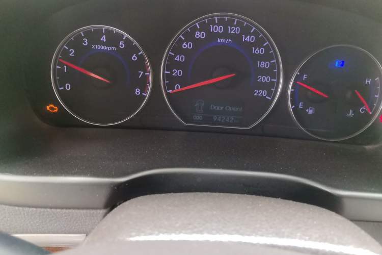 Used Hyundai Santa Fe Classic 2012 2.4 Comfort Edition 7-Seater Four-Wheel Drive Odometer Close Up