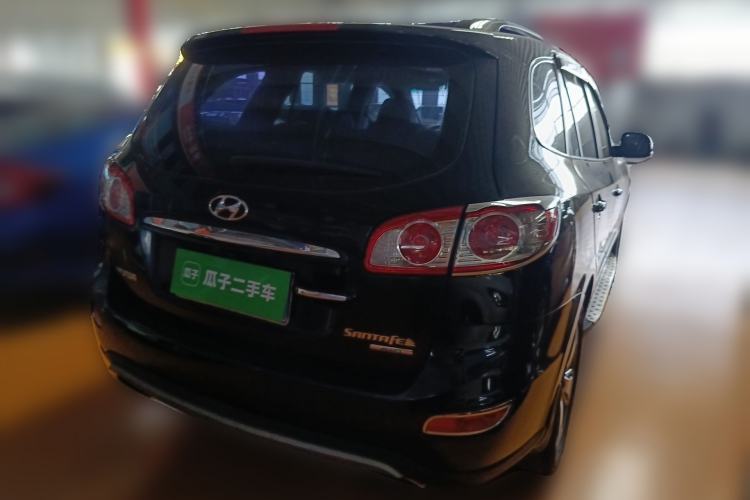 Used Hyundai Santa Fe Classic 2012 2.4 Luxury Edition 7-Seater Four-Wheel Drive Rear Right 45 Deg