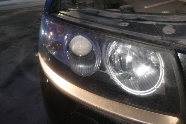 Used Hyundai Santa Fe Classic 2012 2.4 Comfort Edition 7-Seater Four-Wheel Drive Right Front Headlight