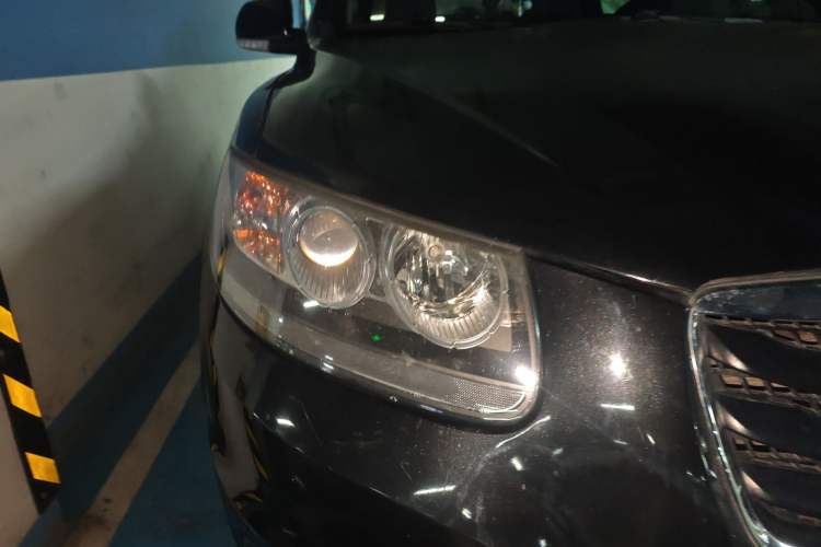 Used Hyundai Santa Fe Classic 2012 2.4 Comfort Edition 7-Seater Four-Wheel Drive Right Front Headlight