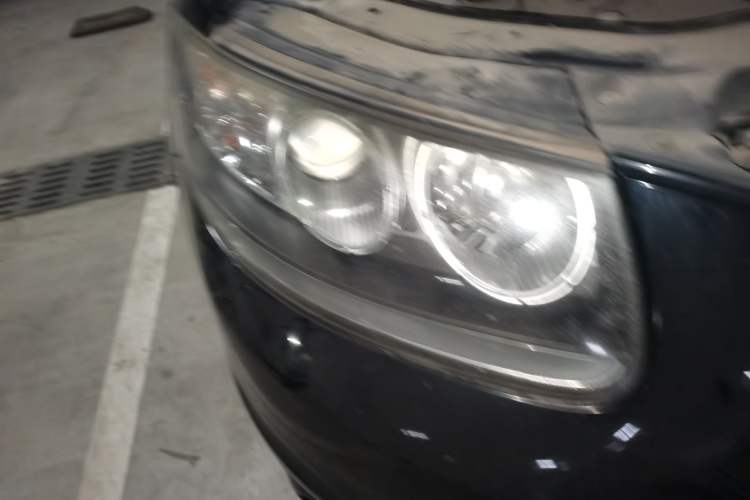 Used Hyundai Santa Fe Classic 2012 2.4 Comfort Edition 7-Seater Four-Wheel Drive Right Front Headlight
