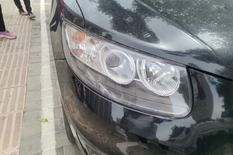 Used Hyundai Santa Fe Classic 2012 2.4 Comfort Edition 7-Seater Four-Wheel Drive Right Front Headlight
