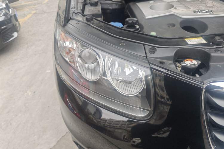 Used Hyundai Santa Fe Classic 2012 2.4 Comfort Edition 7-Seater Four-Wheel Drive Right Front Headlight