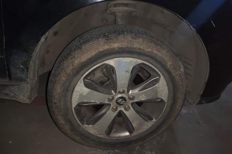 Used Hyundai Santa Fe Classic 2012 2.4 Comfort Edition 7-Seater Four-Wheel Drive Right Front Wheel Hub
