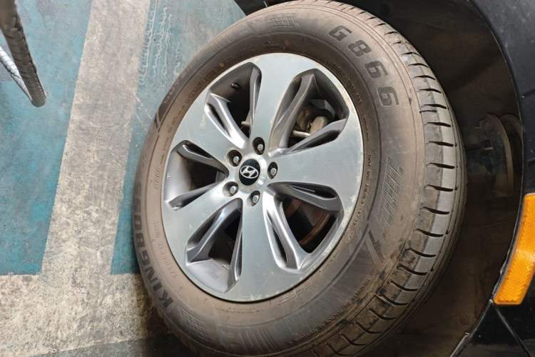 Used Hyundai Santa Fe Classic 2012 2.4 Luxury Edition 7-Seater Four-Wheel Drive Right Front Wheel Hub