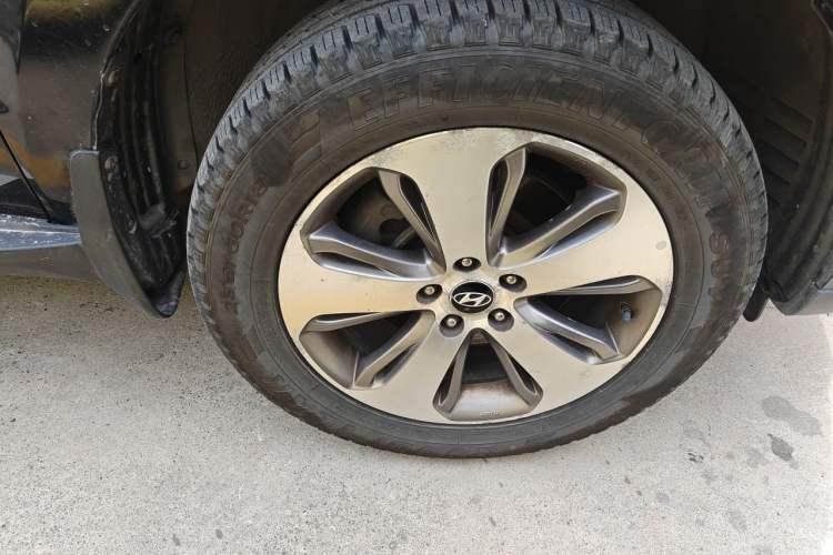 Used Hyundai Santa Fe Classic 2012 2.4 Luxury Edition 7-Seater Four-Wheel Drive Right Front Wheel Hub