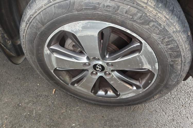 Used Hyundai Santa Fe Classic 2012 2.4 Comfort Edition 5-Seater Two-Wheel Drive Right Front Wheel Hub