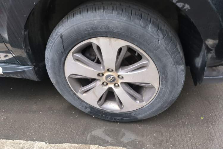 Used Hyundai Santa Fe Classic 2012 2.4 Luxury Edition 7-Seater Four-Wheel Drive Right Front Wheel Hub