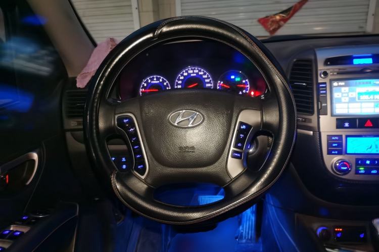 Used Hyundai Santa Fe Classic 2012 2.4 Comfort Edition 7-Seater Four-Wheel Drive Steering Wheel