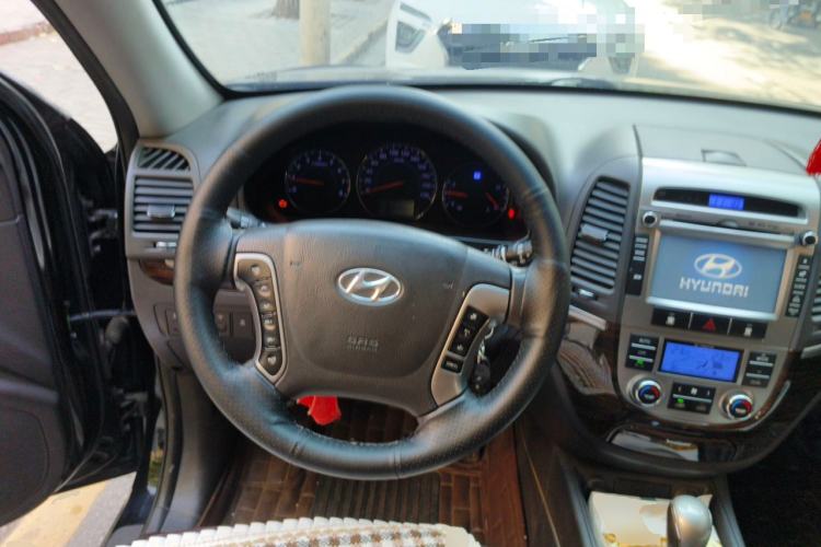 Used Hyundai Santa Fe Classic 2012 2.4 Comfort Edition 7-Seater Four-Wheel Drive Steering Wheel