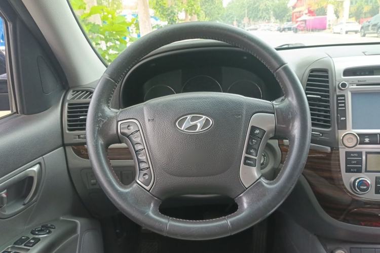 Used Hyundai Santa Fe Classic 2012 2.4 Comfort Edition 7-Seater Four-Wheel Drive Steering Wheel