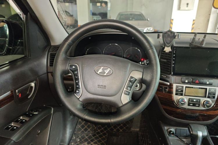 Used Hyundai Santa Fe Classic 2012 2.4 Luxury Edition 7-Seater Four-Wheel Drive Steering Wheel